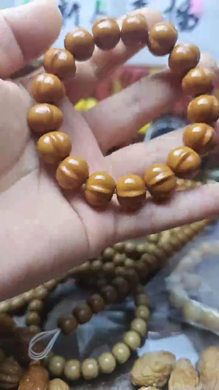 【闪购商品】猴头核桃吊坠精品鲨鱼