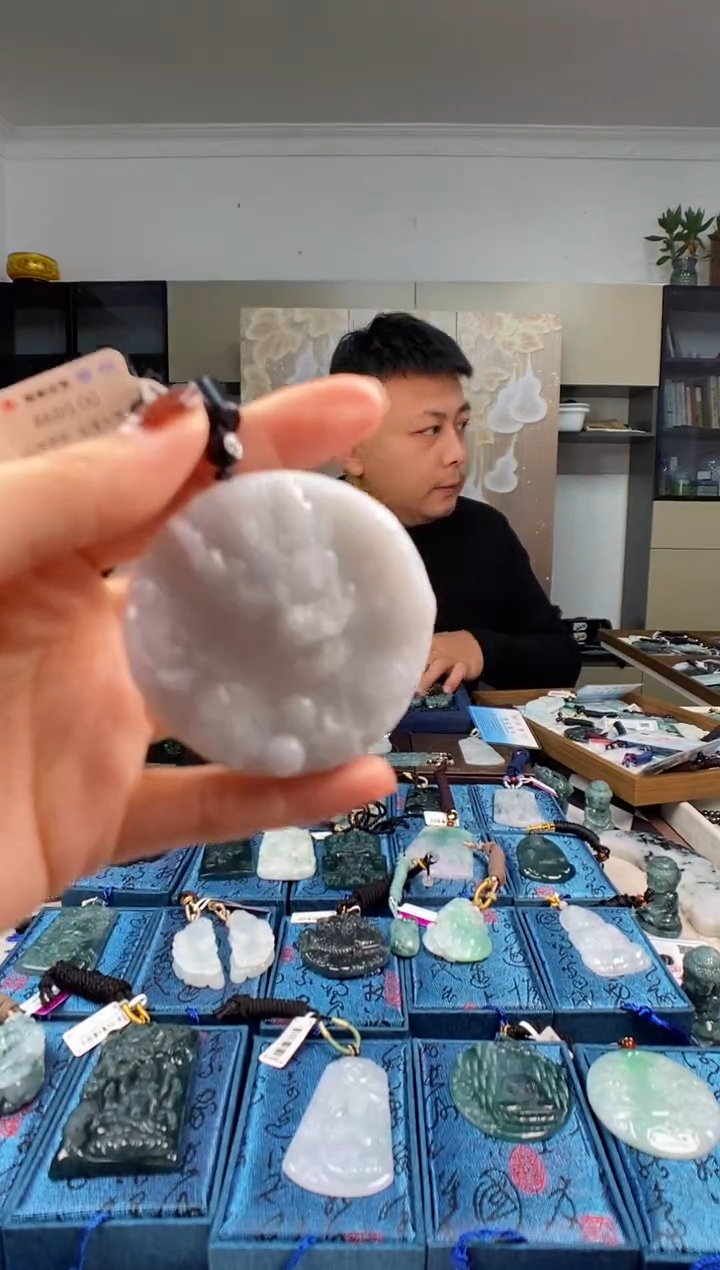 颈饰未镶嵌翡翠多样性发其一