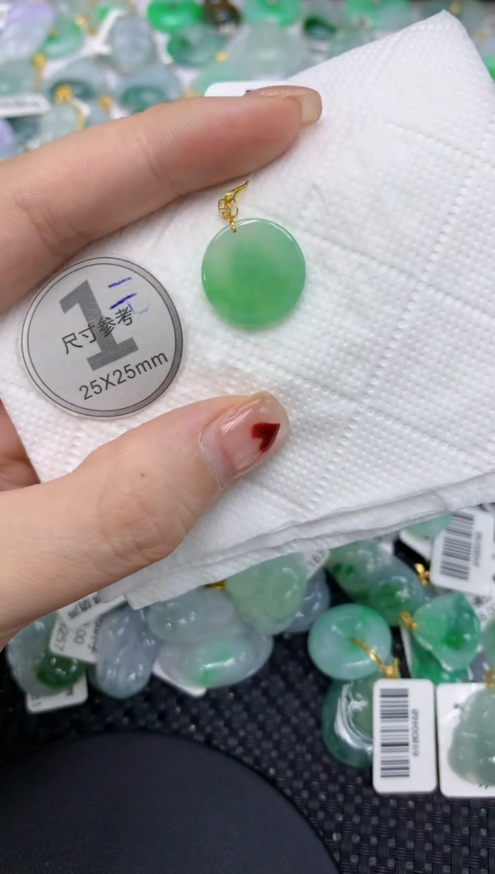 翡翠18K金镶嵌颈饰11111111