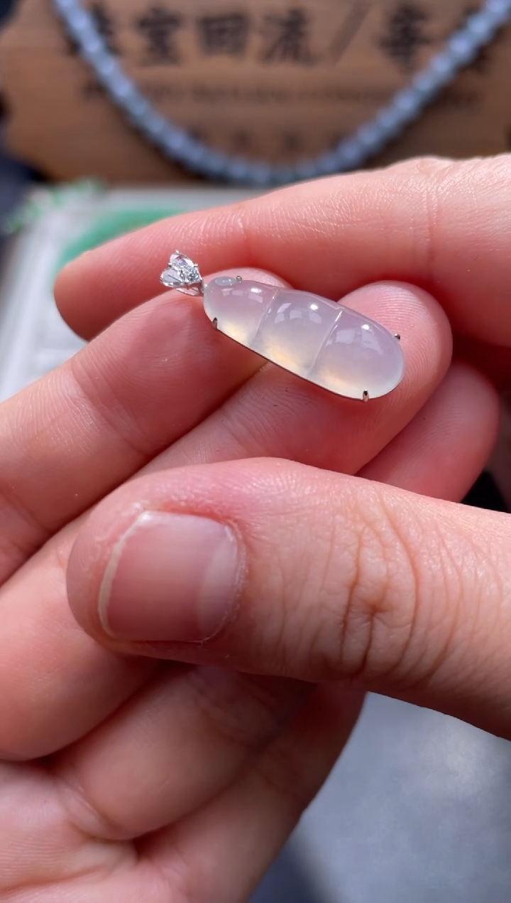 【闪购商品】翡翠颈饰18K金镶嵌60..........