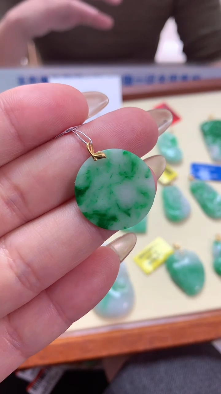 【闪购商品】翡翠吊坠(不含链)18K金镶嵌挂件