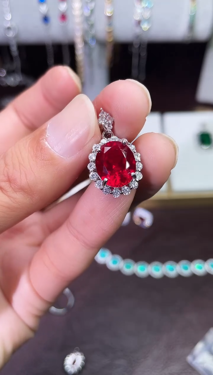 足铂镶嵌合成（培育）红宝石吊坠(赠链)红宝吊坠