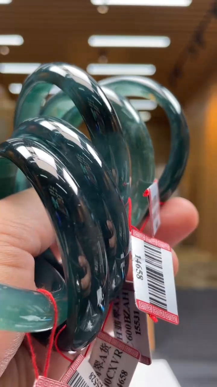 【闪购商品】翡翠手镯未镶嵌多样性发货 （只发一件）x75