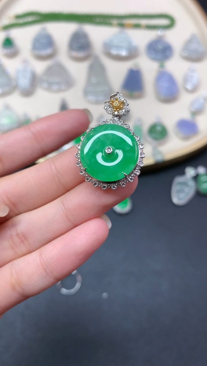 【闪购商品】翡翠吊坠(不含链)18K金镶嵌吊坠A51|9800