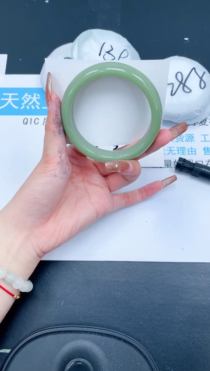 【闪购商品】石英质玉手镯未镶嵌358