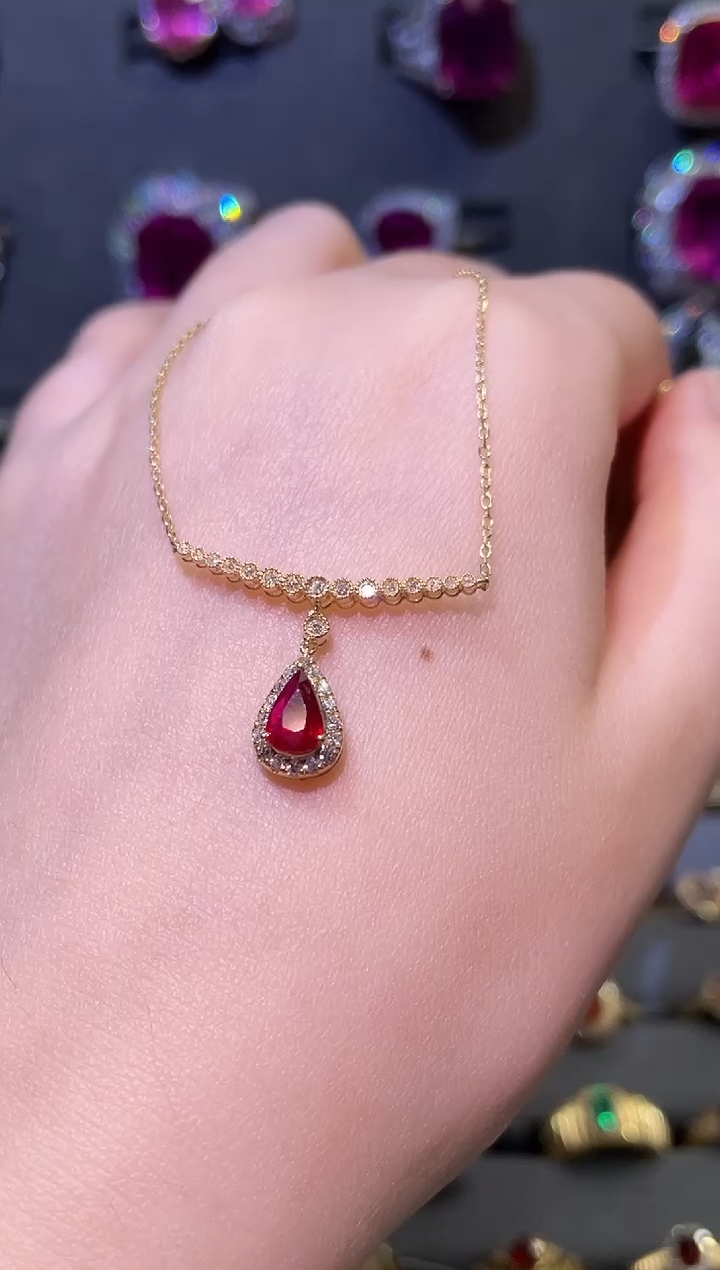 18K金镶嵌项链红宝石莫桑比克  无烧鸽血红0.69ct