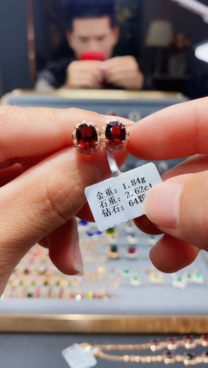 【闪购商品】碧玺耳饰18K金镶嵌2.62配钻