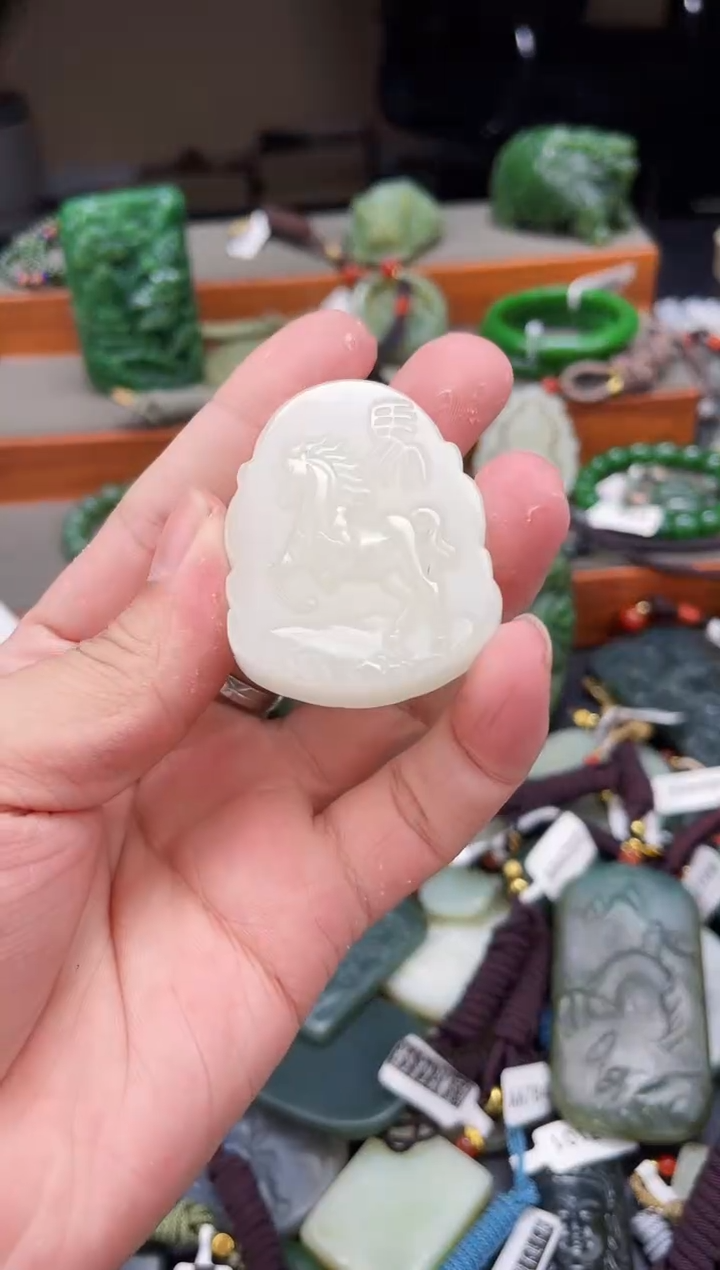 和田玉未镶嵌颈饰拍一发一