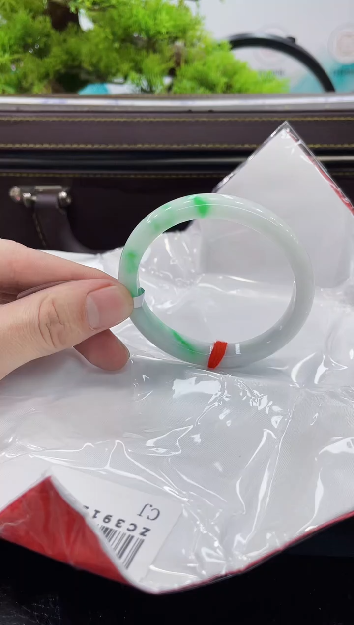 【闪购商品】翡翠手镯（贵妃镯）未镶嵌手镯