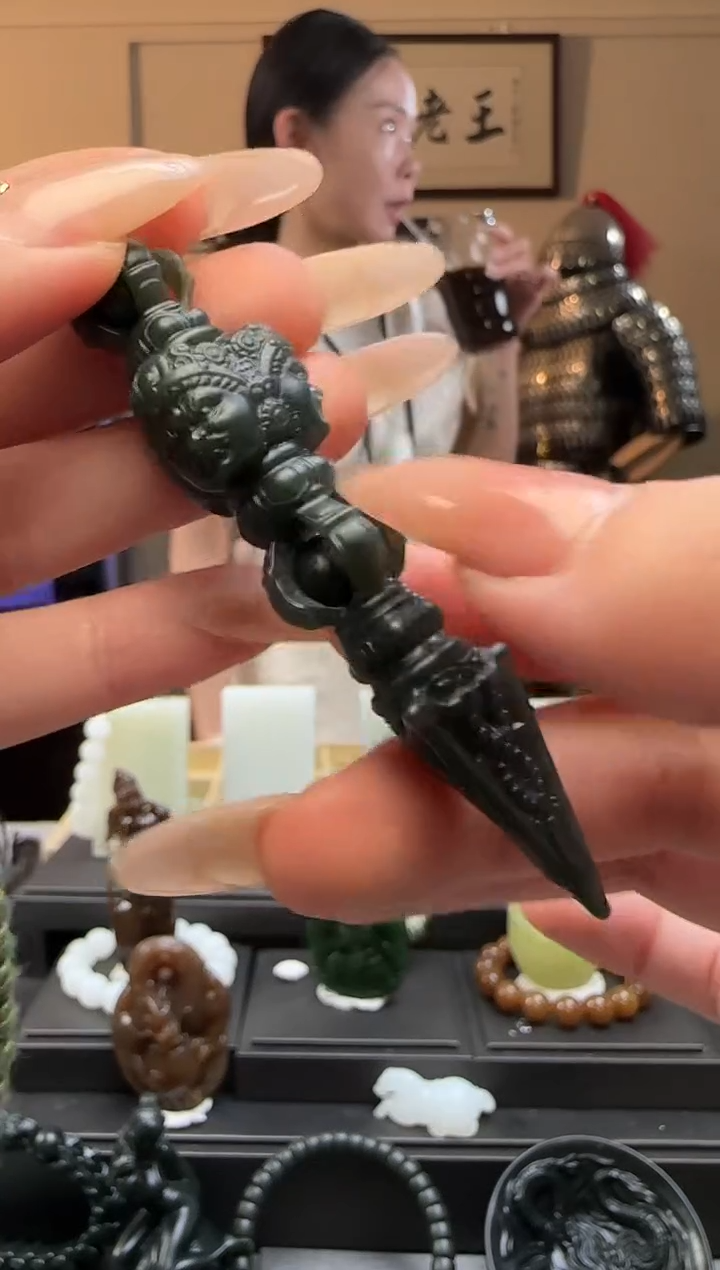 【闪购商品】和田玉青玉金刚杵未镶嵌吊坠