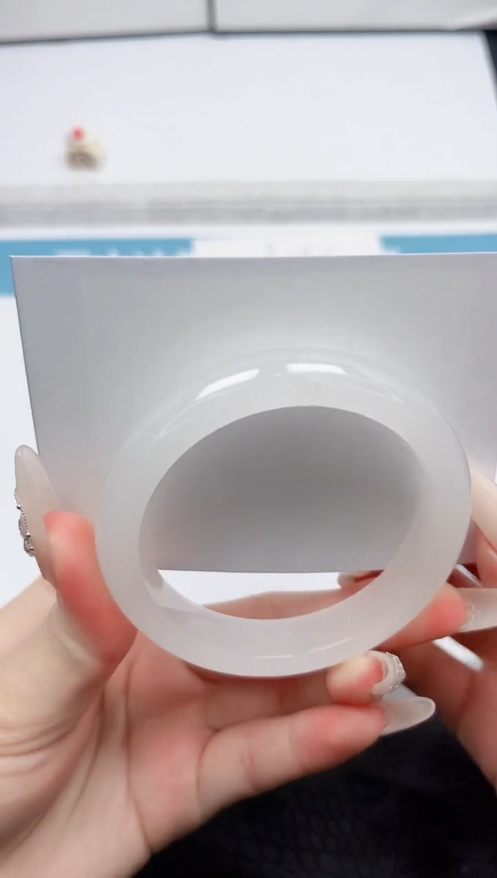 【闪购商品】石英质玉手镯未镶嵌114-54