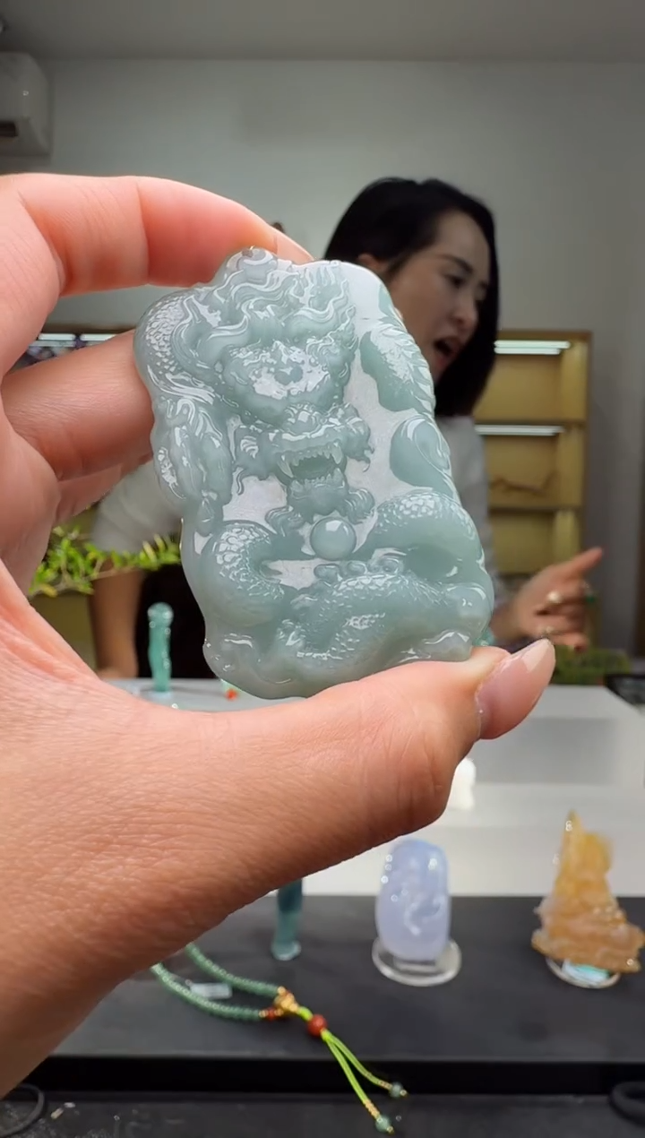 吊坠(不含链)未镶嵌翡翠龙牌（多样性发其一）