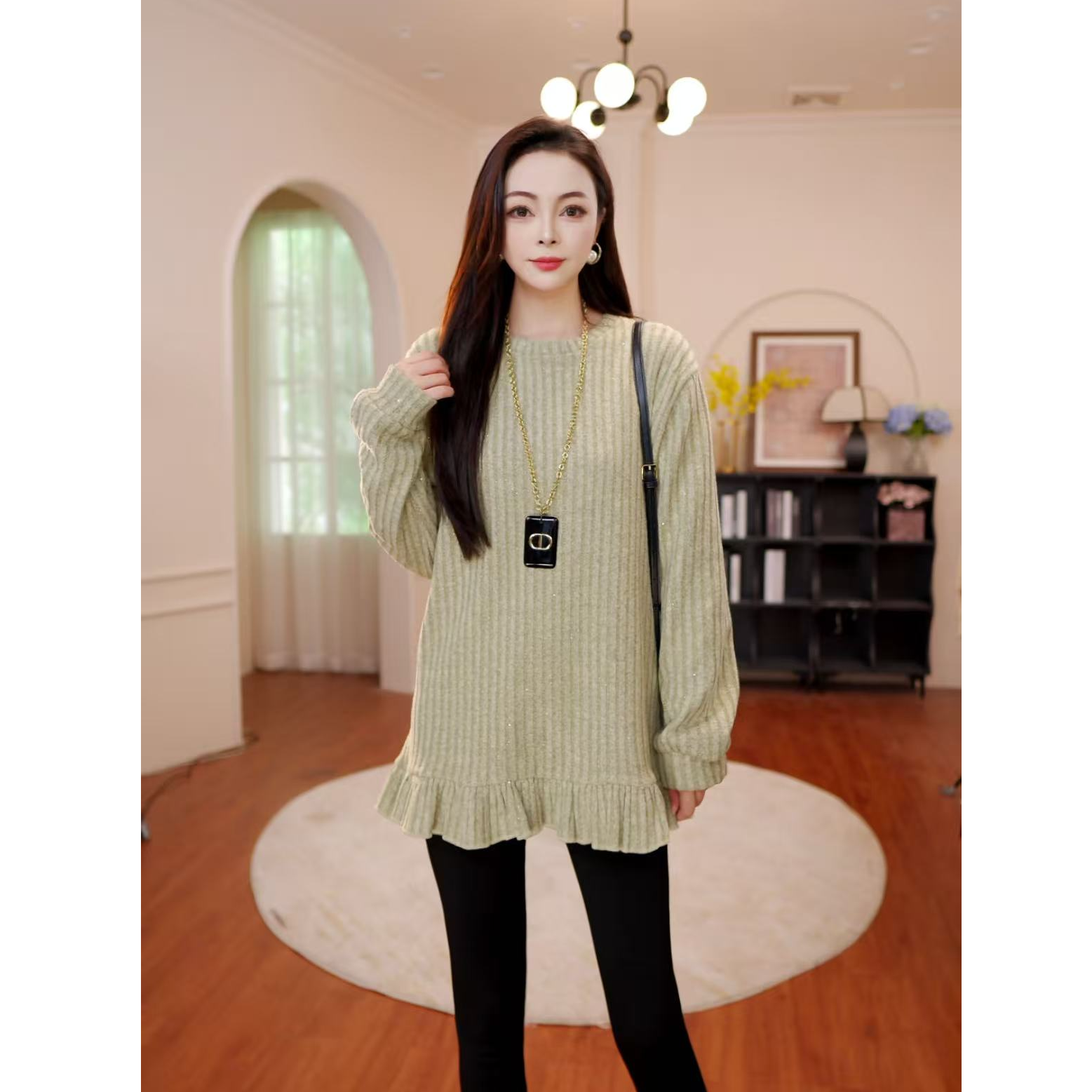 2025年秋冬新款花边打底气质百搭加绒上衣H16031