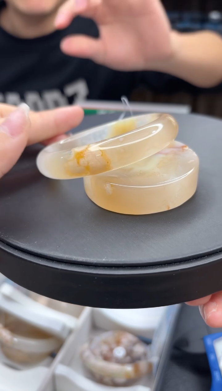 【闪购商品】石英质玉手镯未镶嵌2362（58圈赠送镯心）