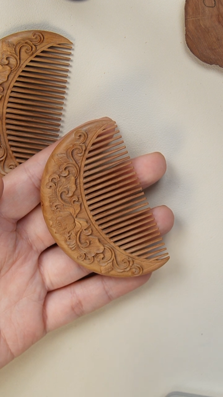 【闪购商品】檀香木其他老山檀香供奉料梳子