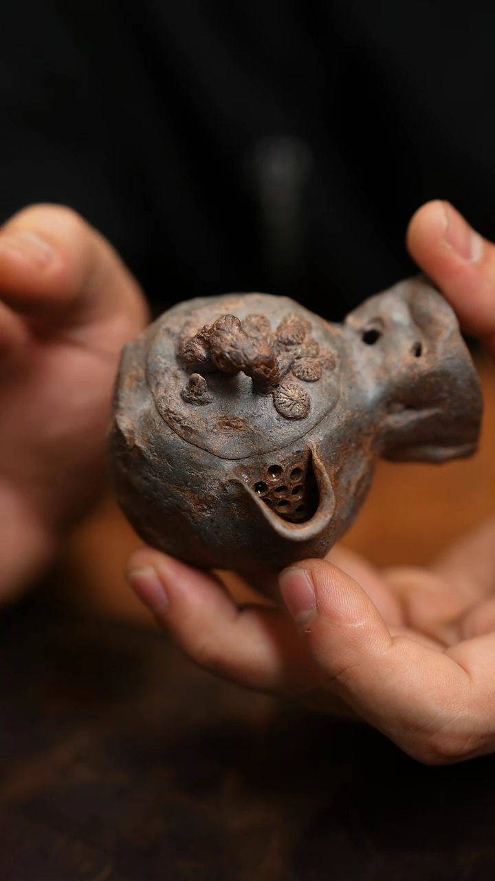 【闪购商品】宗锴紫砂手捏作品小侧把