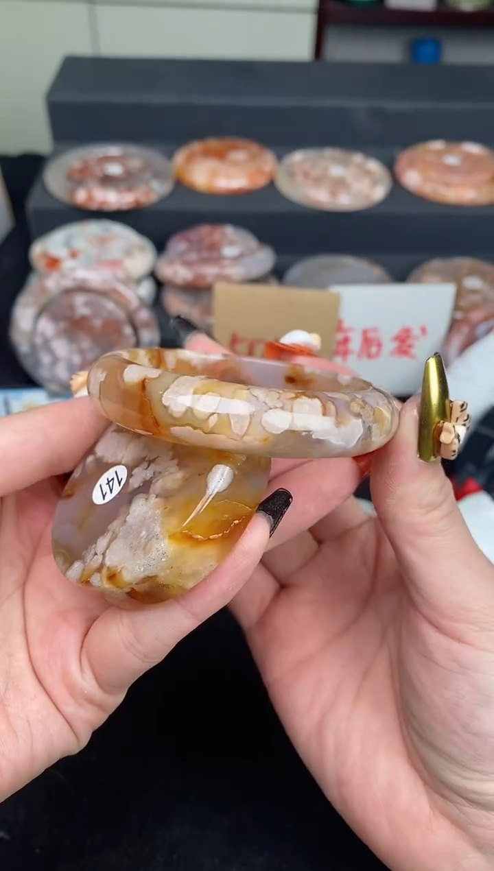 【闪购商品】石英质玉手镯（圆镯）未镶嵌56