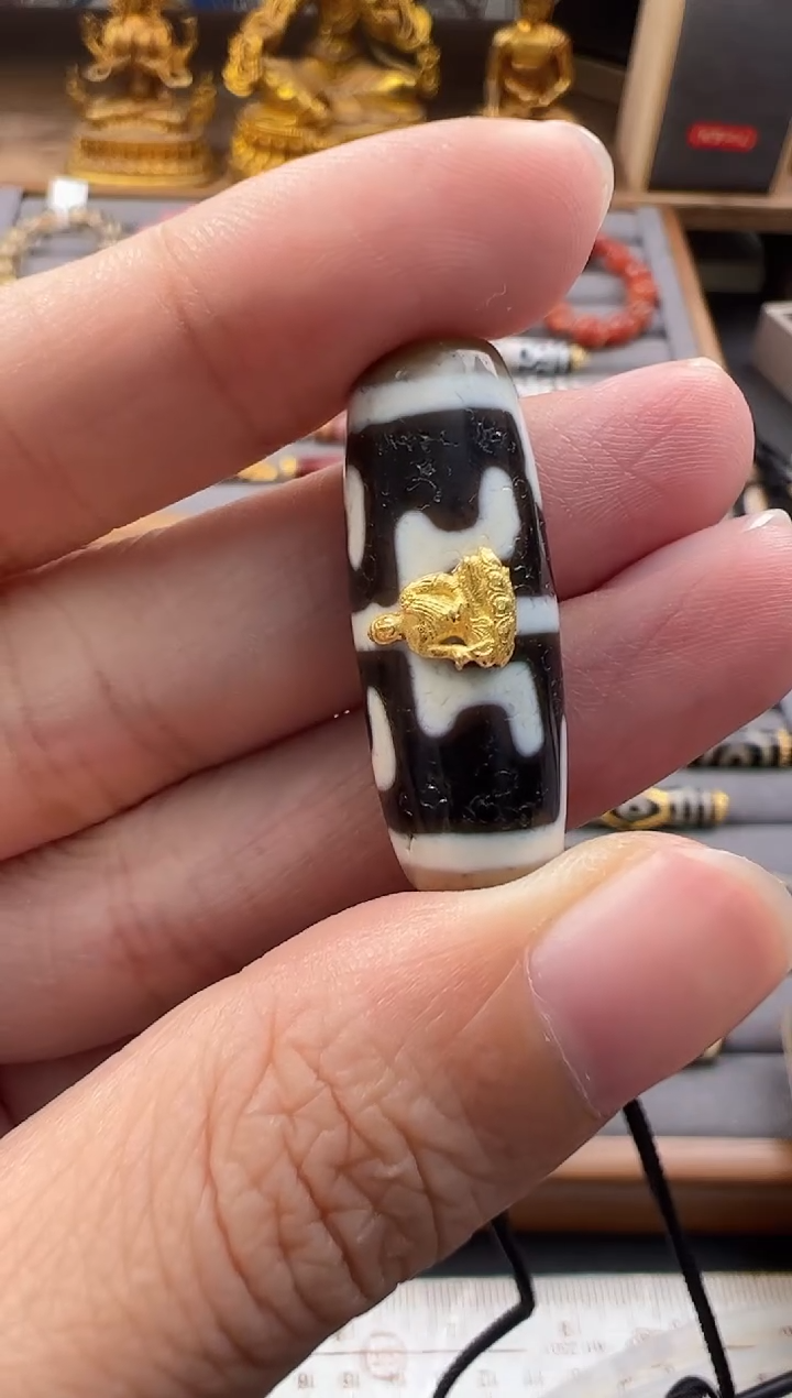 【闪购商品】玛瑙/玉髓颈饰18K金镶嵌吊坠