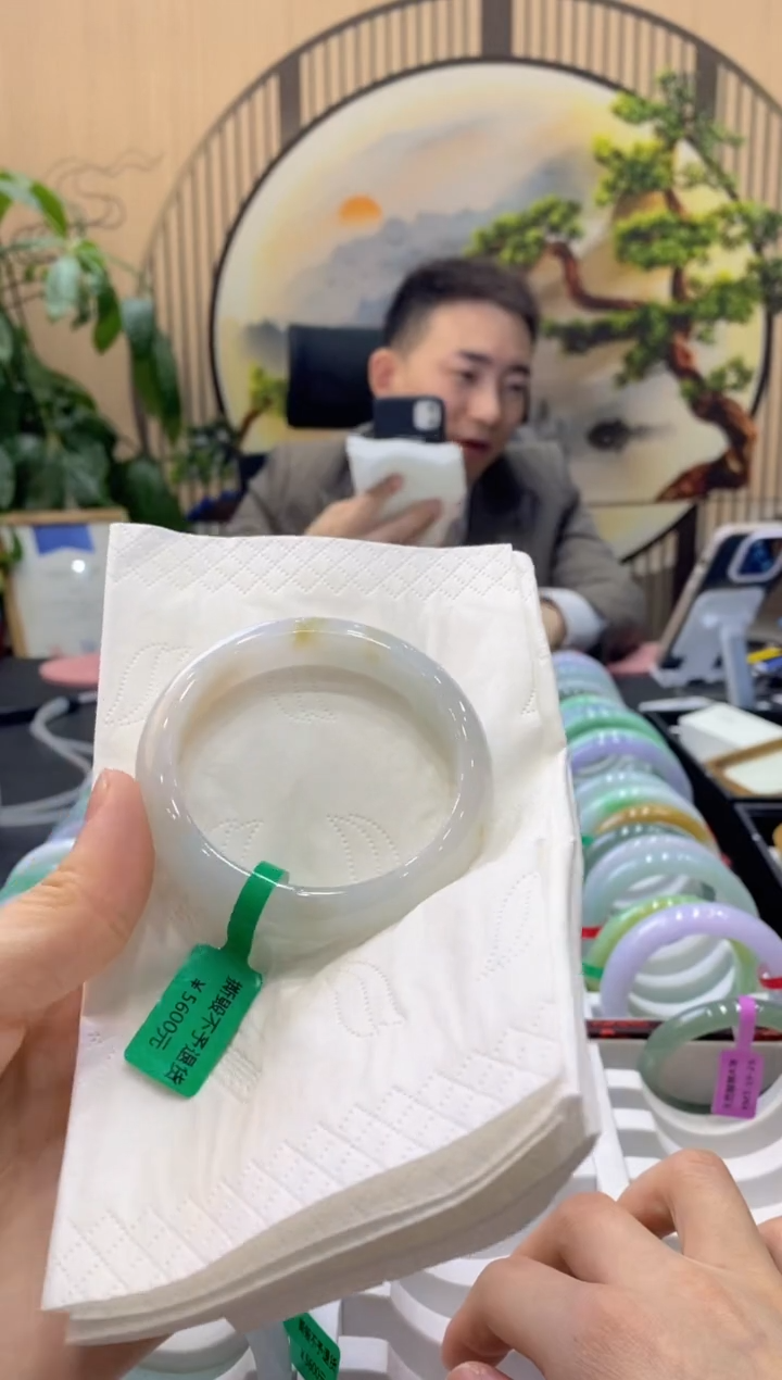 【闪购商品】翡翠手镯未镶嵌0000007859