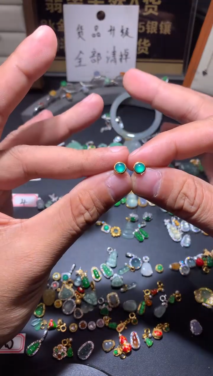 吊坠(不含链)银S925镶嵌翡翠黔****)1