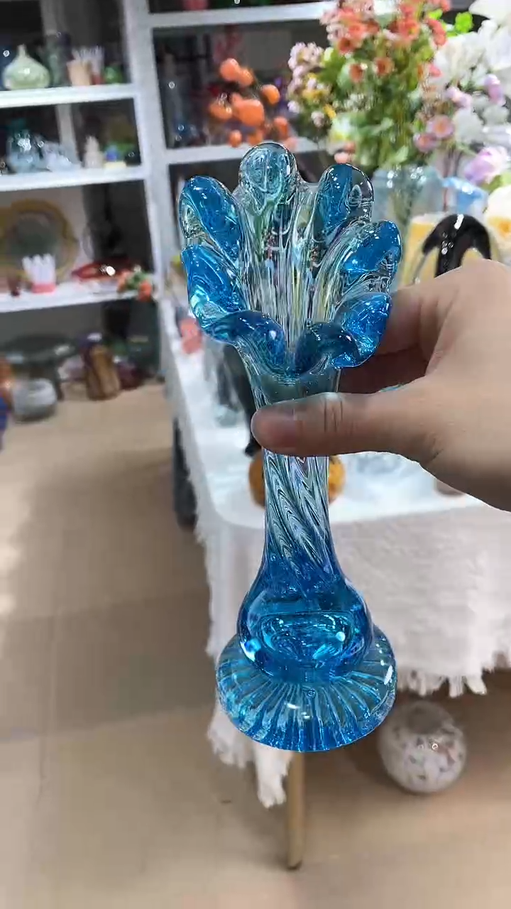 【闪购商品】水晶琉璃1只浅蓝原色插花瓶