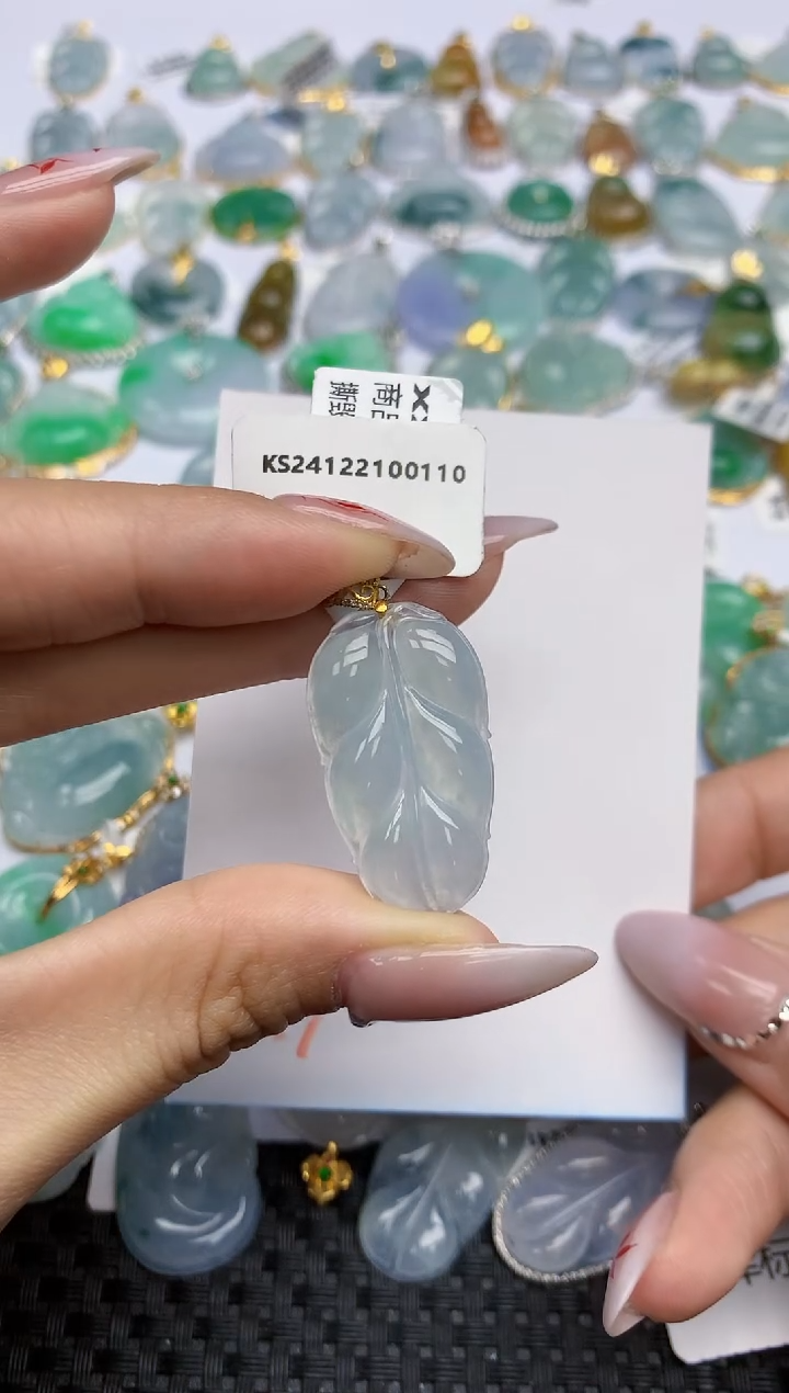 【闪购商品】翡翠颈饰18K金镶嵌天然翡翠A货