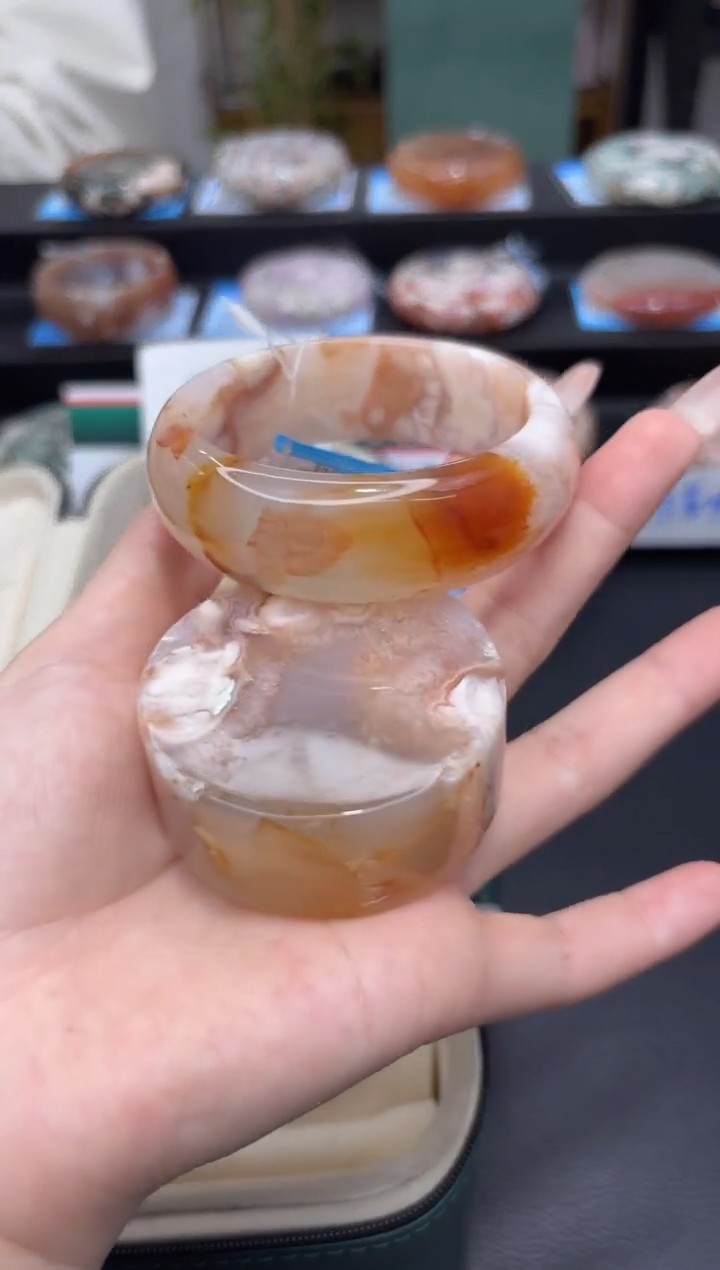 【闪购商品】石英质玉未镶嵌手镯C571(56圈赠送镯心)