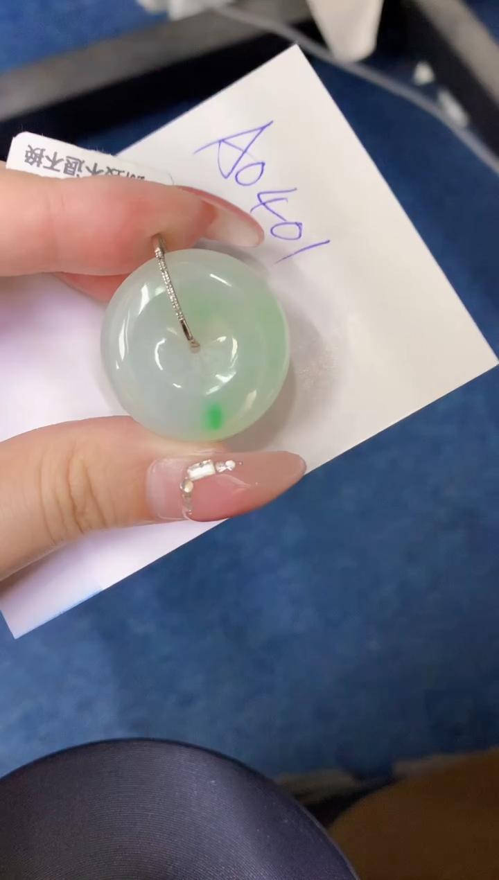 【闪购商品】翡翠颈饰18K金镶嵌0000000000000