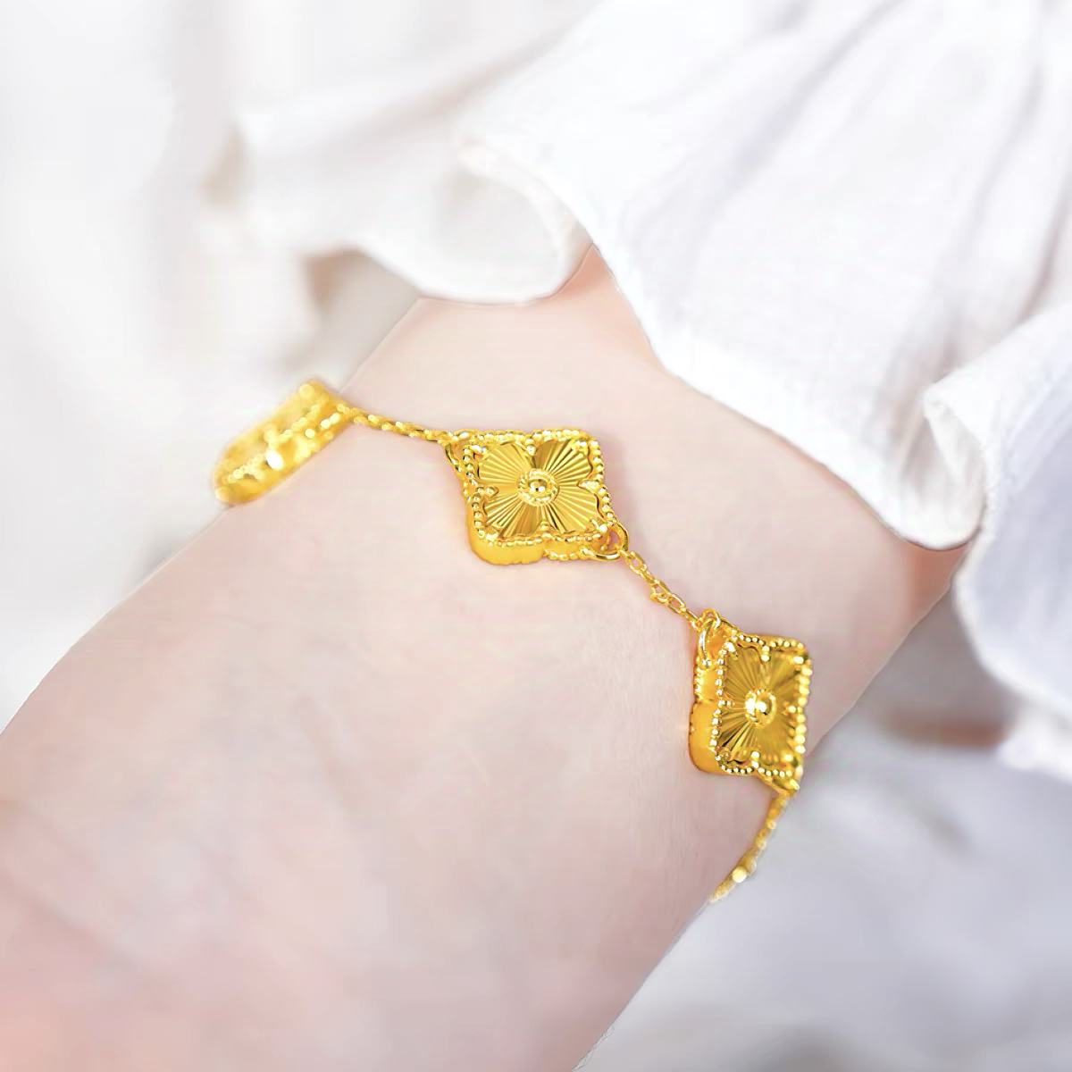 MiNUO/金艺金色菱形花朵手链轻奢小众精致手环新款