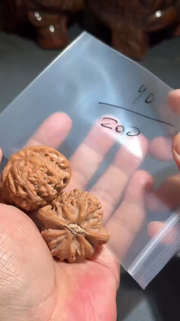 【闪购商品】文玩核桃吊坠宫灯