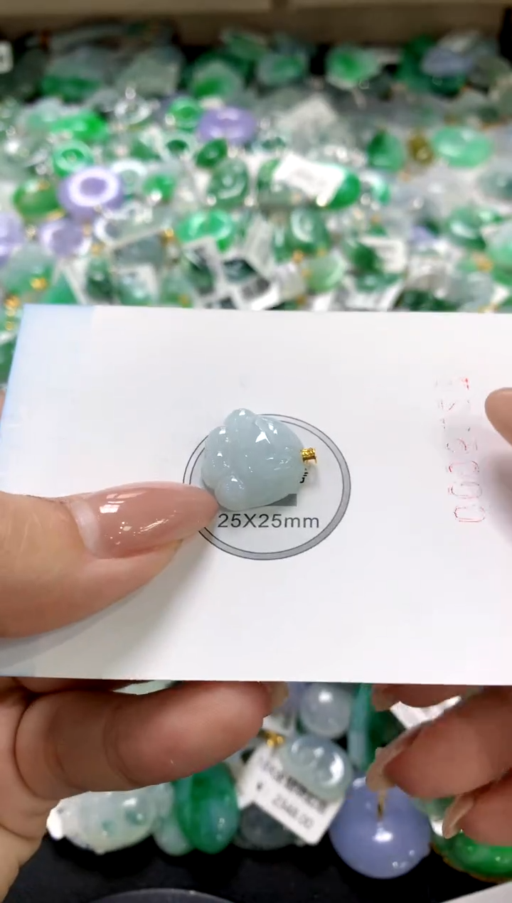 颈饰18K金镶嵌翡翠1111111111111111