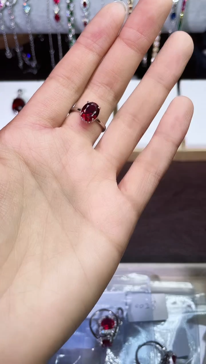 足铂镶嵌合成（培育）红宝石手链红宝戒指