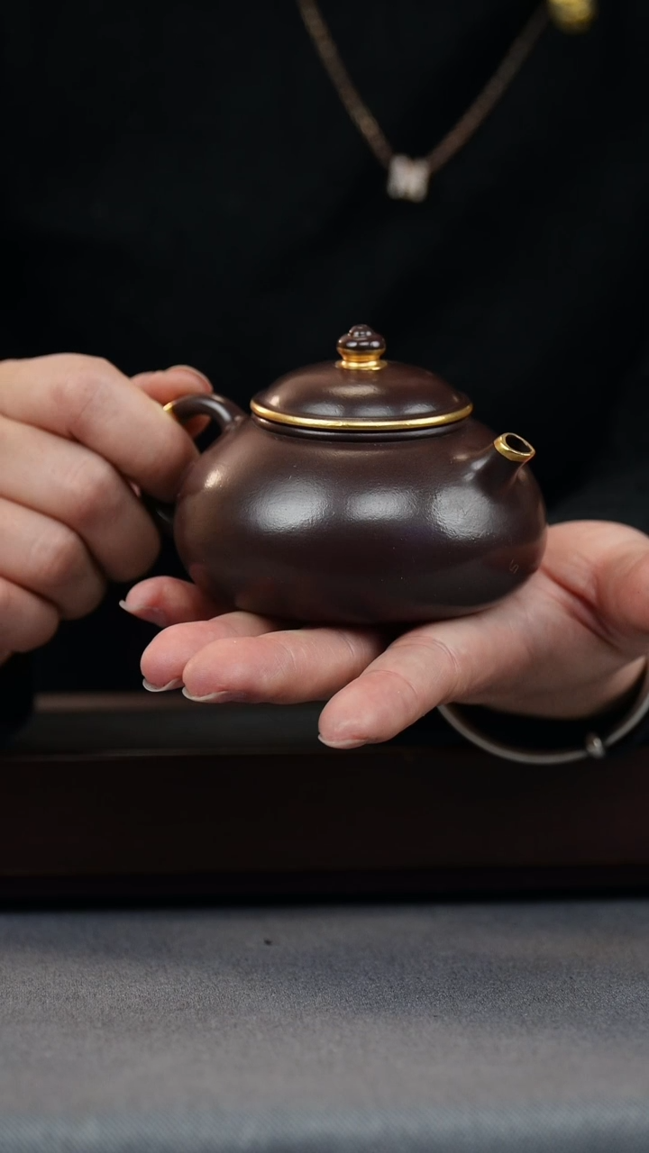 【闪购商品】紫砂茶壶紫袍玉砂 寒江 描金