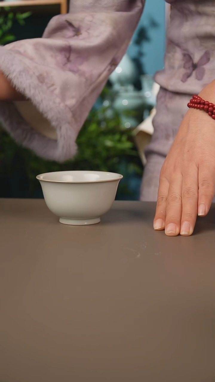 仿古月白压手杯不开片微暇   
