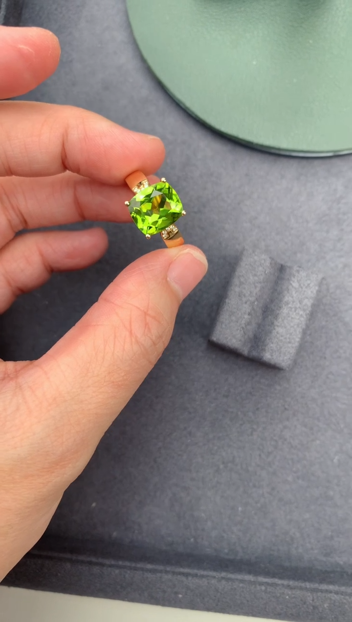 【闪购商品】橄榄石戒指18K金镶嵌3.8ct橄榄石戒指