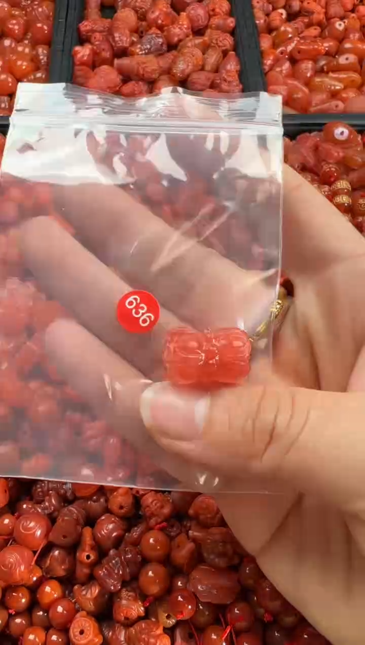 【闪购商品】南红玛瑙颈饰未镶嵌1