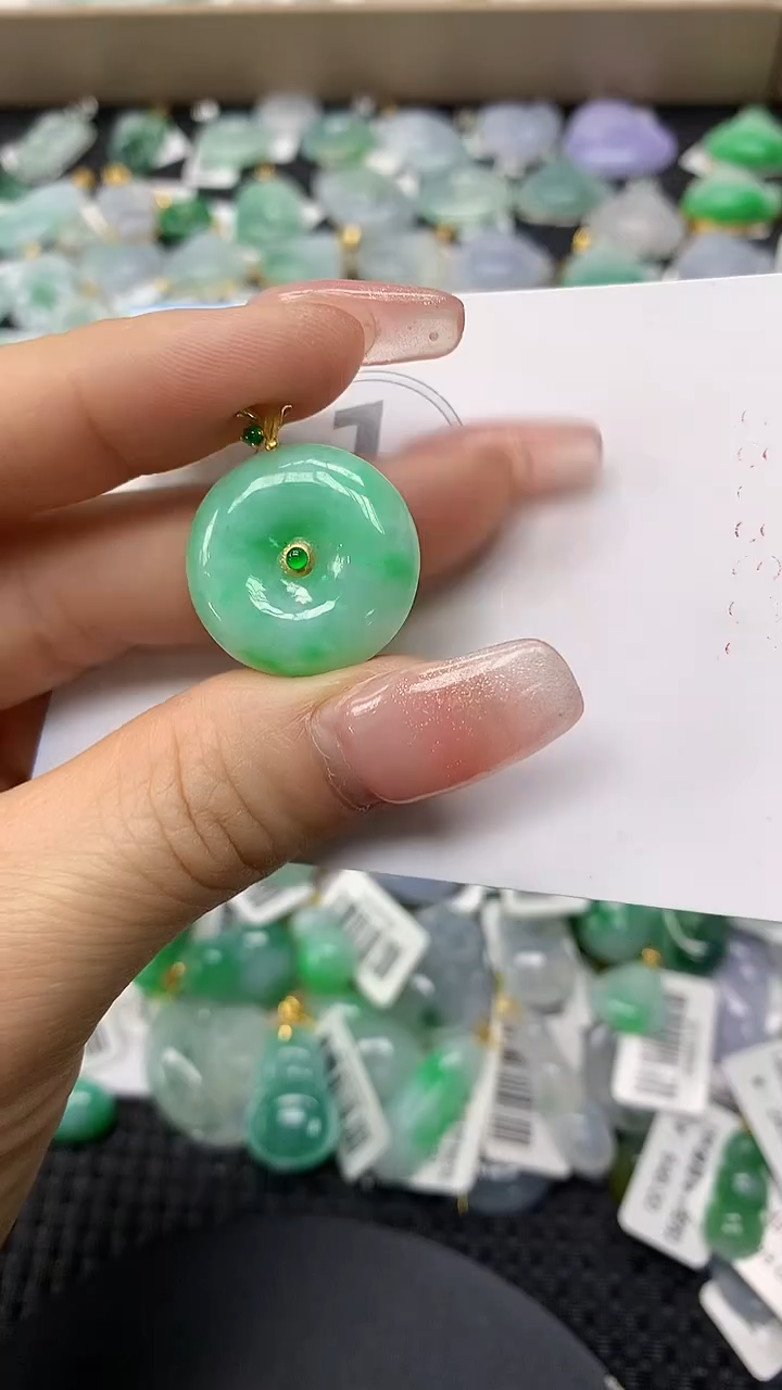 颈饰18K金镶嵌翡翠a货支持复检百元以上9元证书费自理