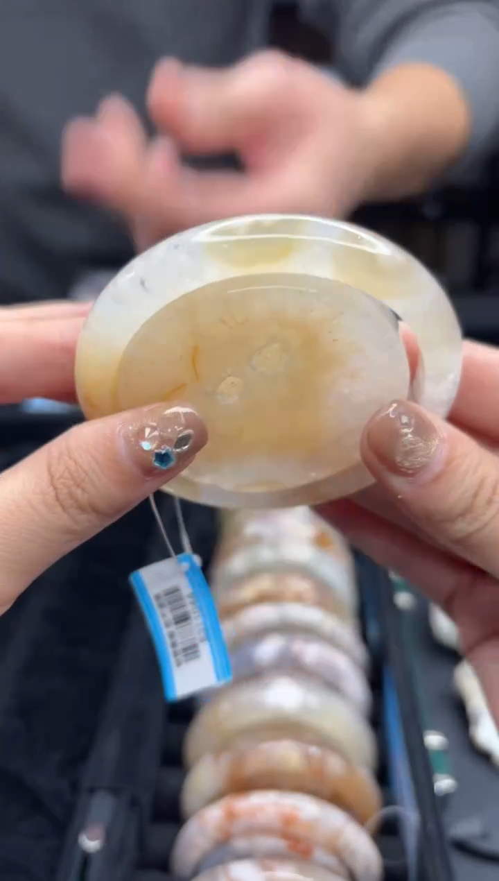 【闪购商品】石英质玉手镯未镶嵌212（57圈赠送镯心）