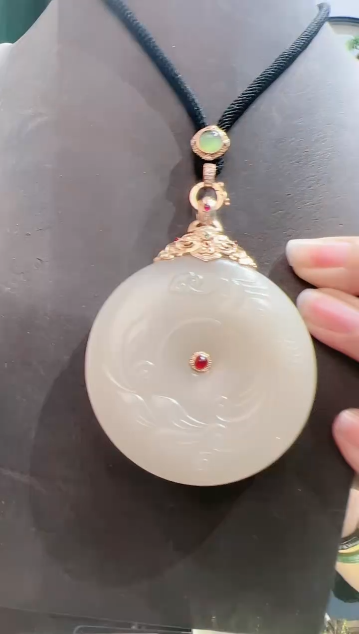 【闪购商品】和田玉颈饰18K金镶嵌888888888888
