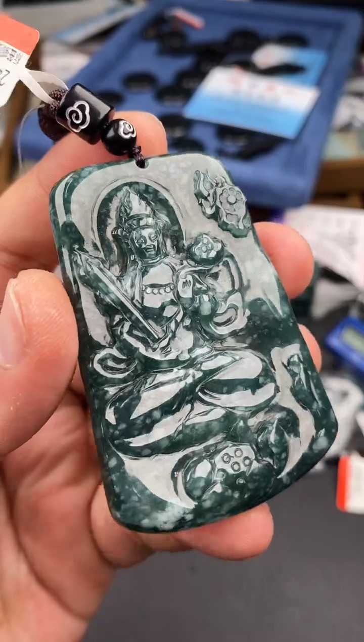 【闪购商品】翡翠颈饰未镶嵌  天然翡翠，一物一图