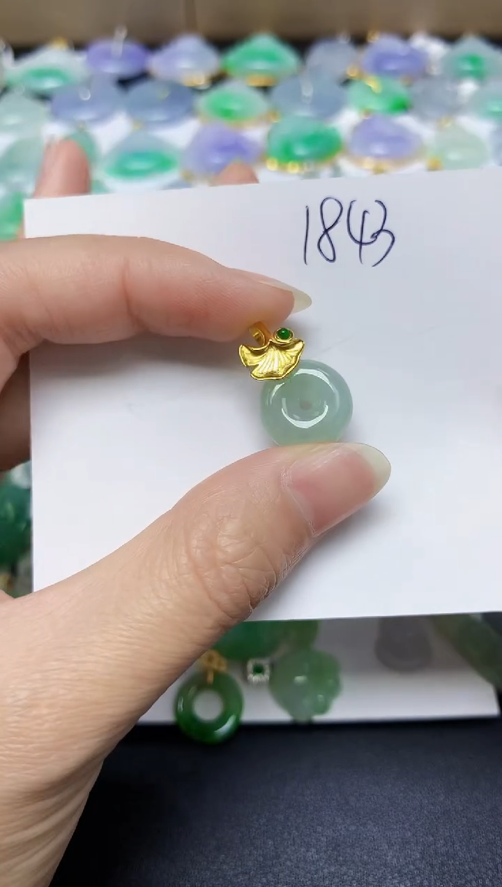 翡翠未镶嵌颈饰 天然缅甸翡翠A货