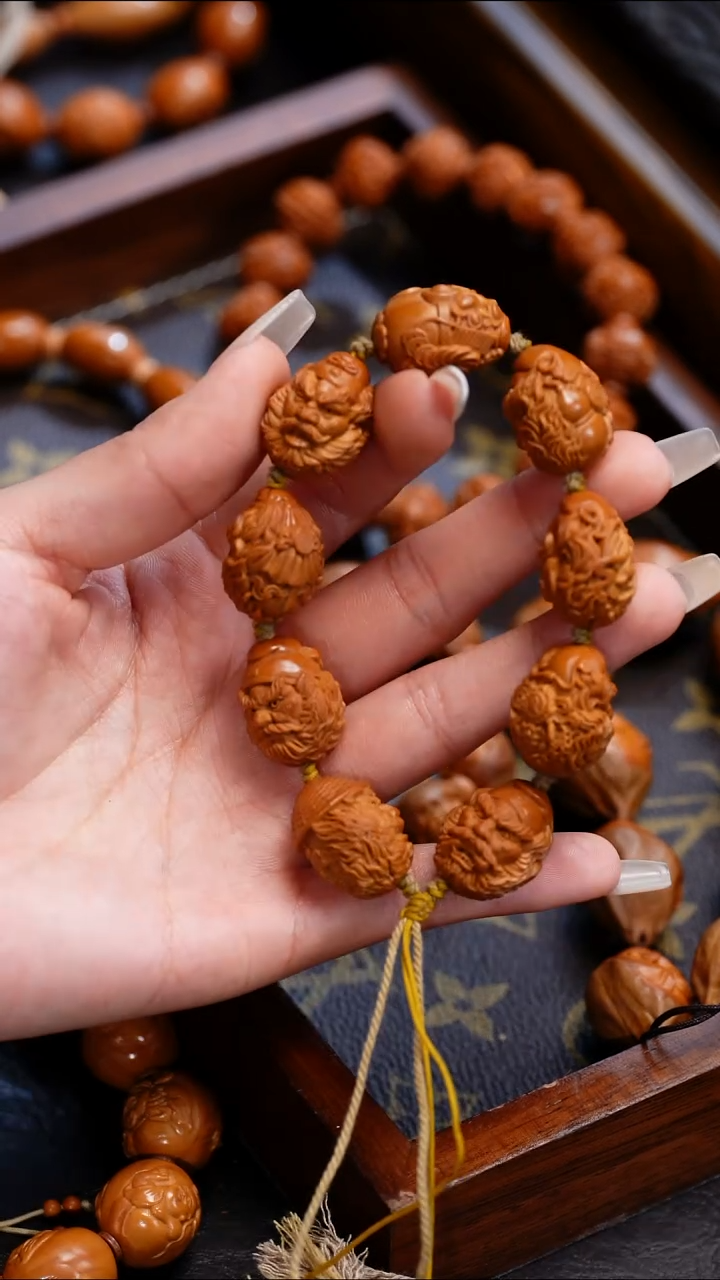 【闪购商品】橄榄核吊坠苏工橄榄核