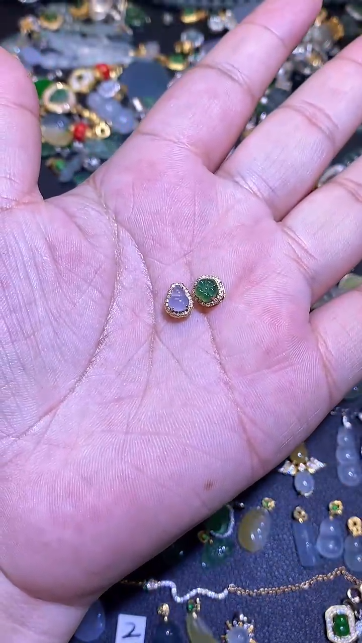 【闪购商品】翡翠吊坠(不含链)18K金镶嵌1