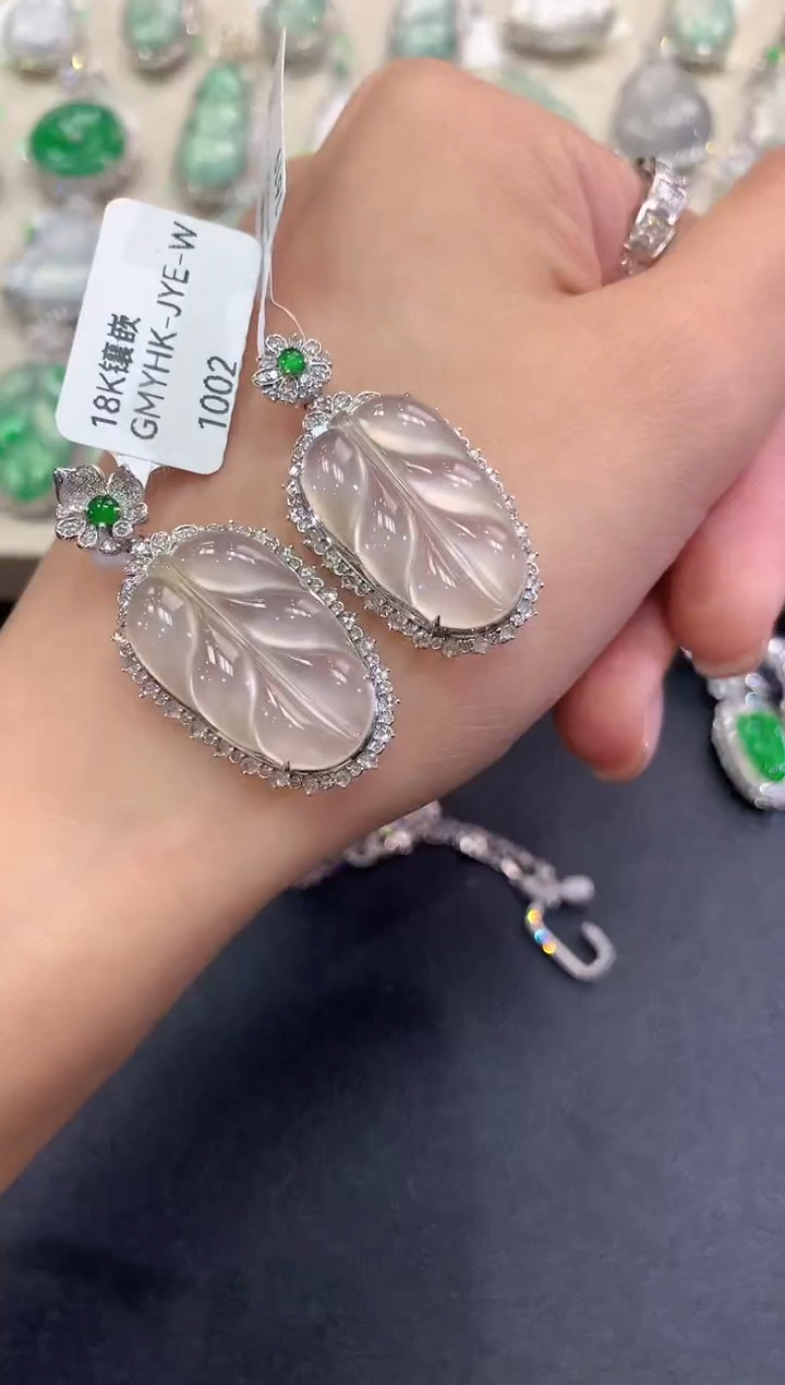 【闪购商品】翡翠吊坠(不含链)18K金镶嵌q65 多样性一件发货