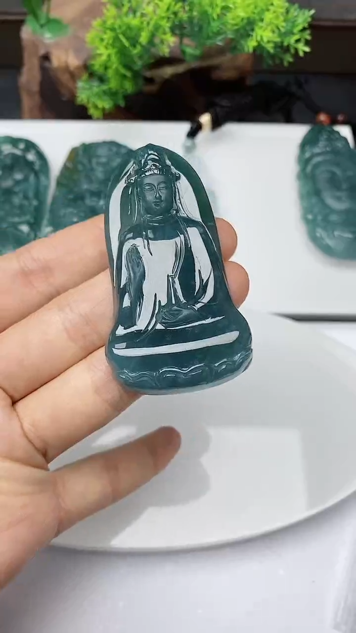 【闪购商品】翡翠颈饰未镶嵌