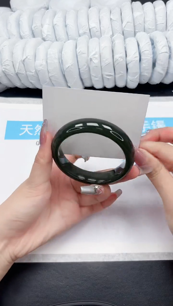 【闪购商品】和田玉手镯未镶嵌126-55.6