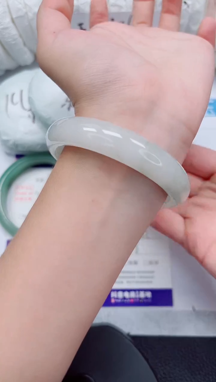 石英质玉手镯未镶嵌203-57/58