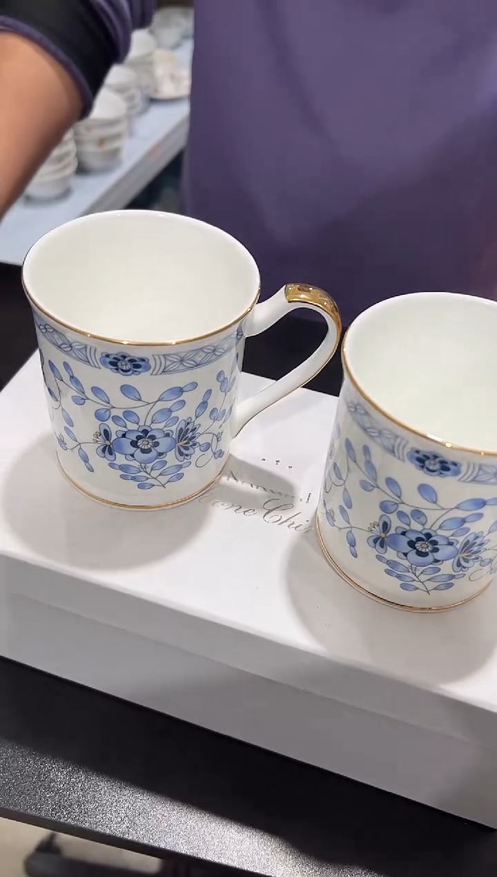 杯子骨瓷（原盒）明海 马克杯一对