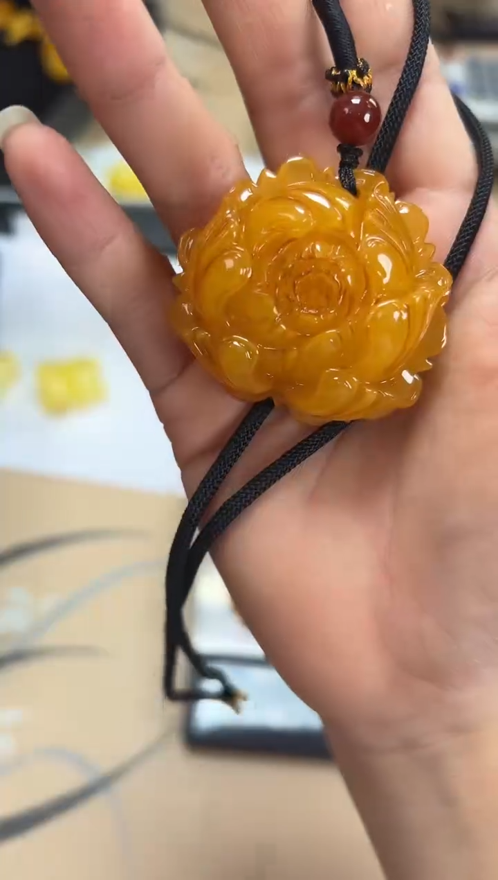 【闪购商品】琥珀裸石未镶嵌蜜蜡吊坠