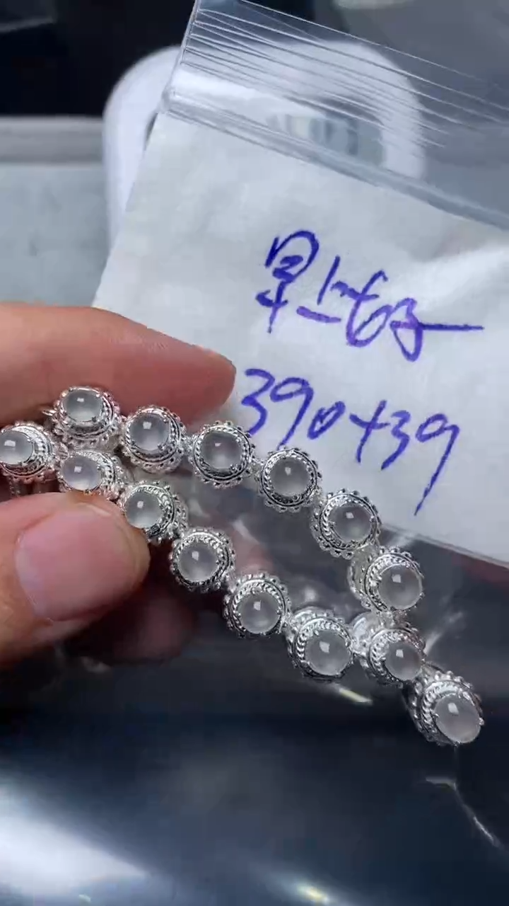 未镶嵌定制翡翠早****婆天然缅甸翡翠A货